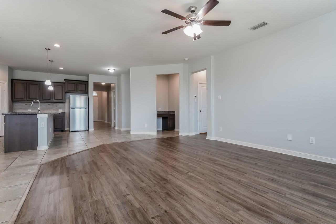 2614 Lavender Ln - Photo 5 of 16