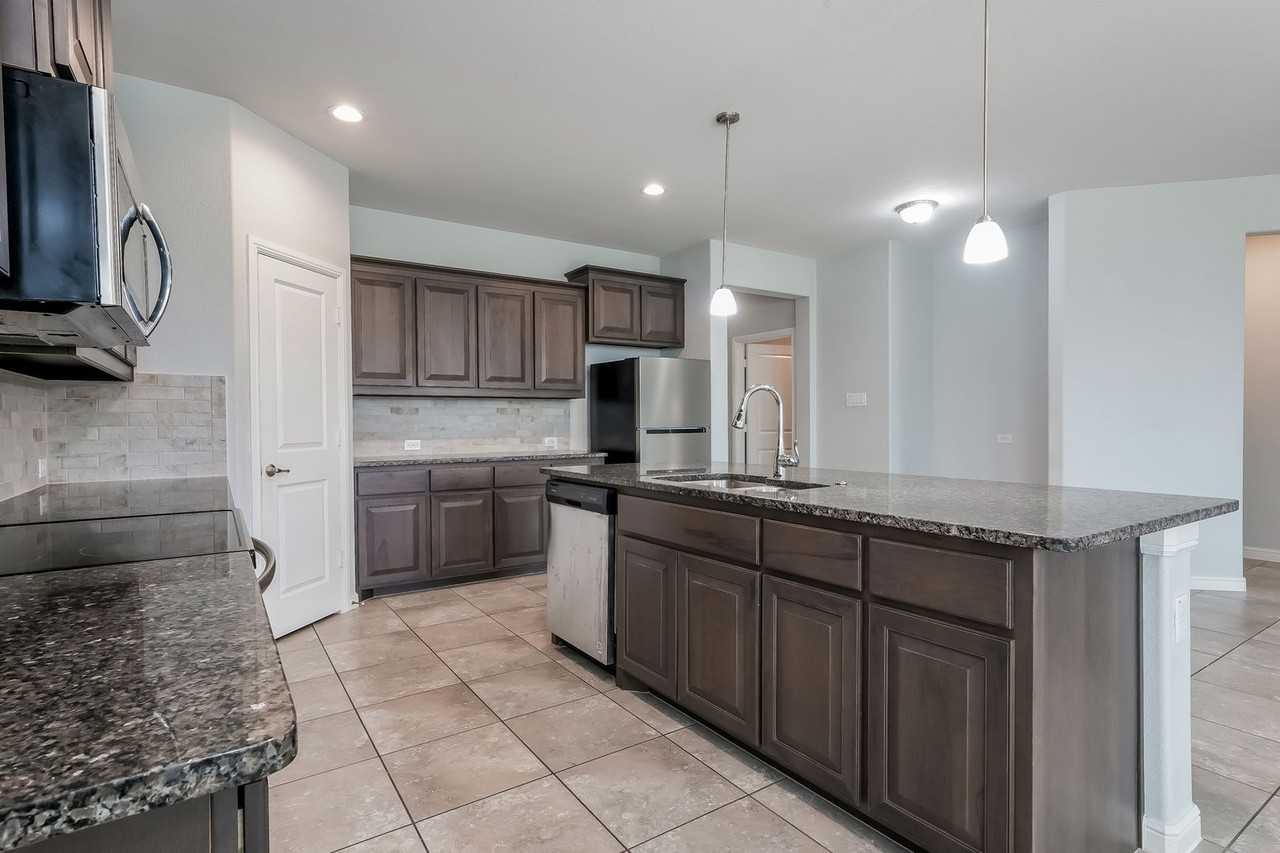 2614 Lavender Ln - Photo 6 of 16