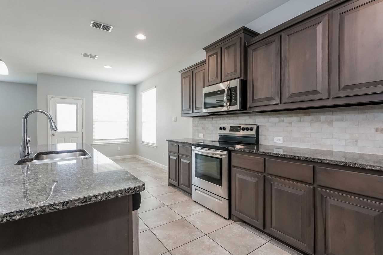 2614 Lavender Ln - Photo 7 of 16