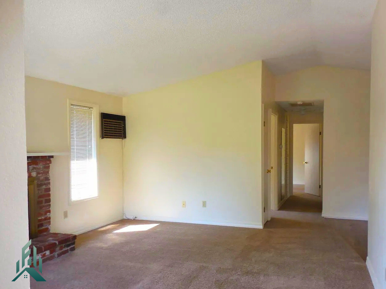 2380 Nw Green Cir - Photo 2 of 6