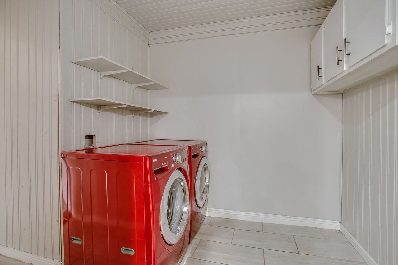 2601 27th St - Photo 4 of 16