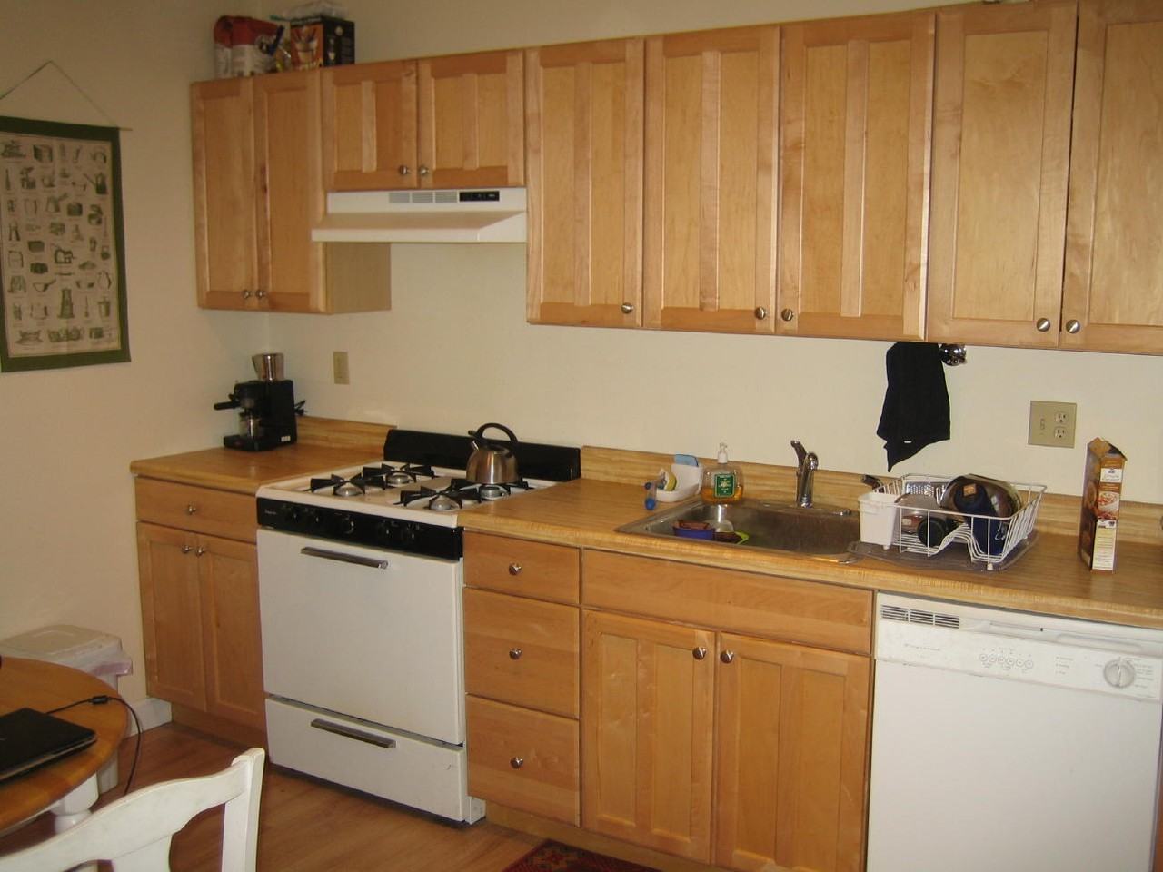 164 Strathmore Rd #21 - Photo 3 of 11