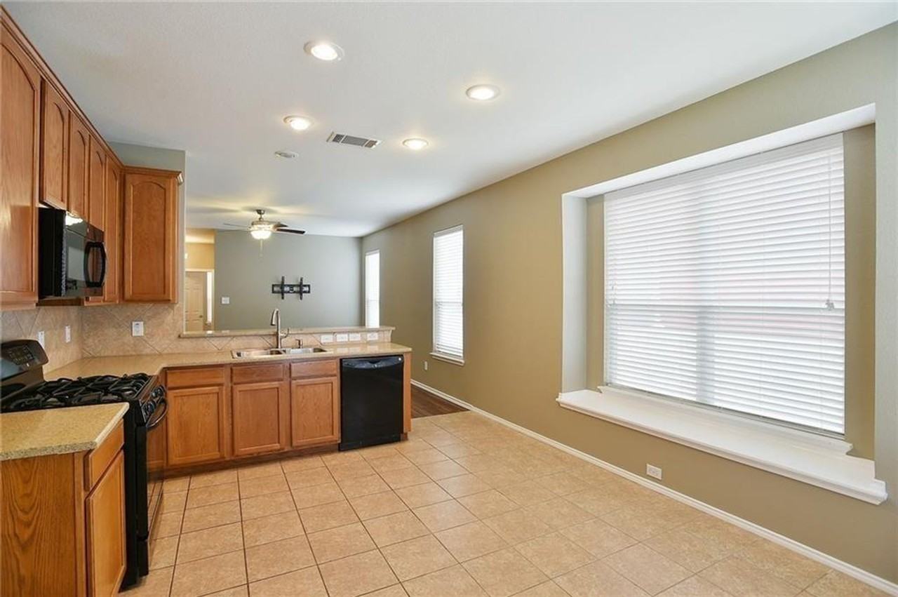 9109 Nathaniel Dr - Photo 3 of 11