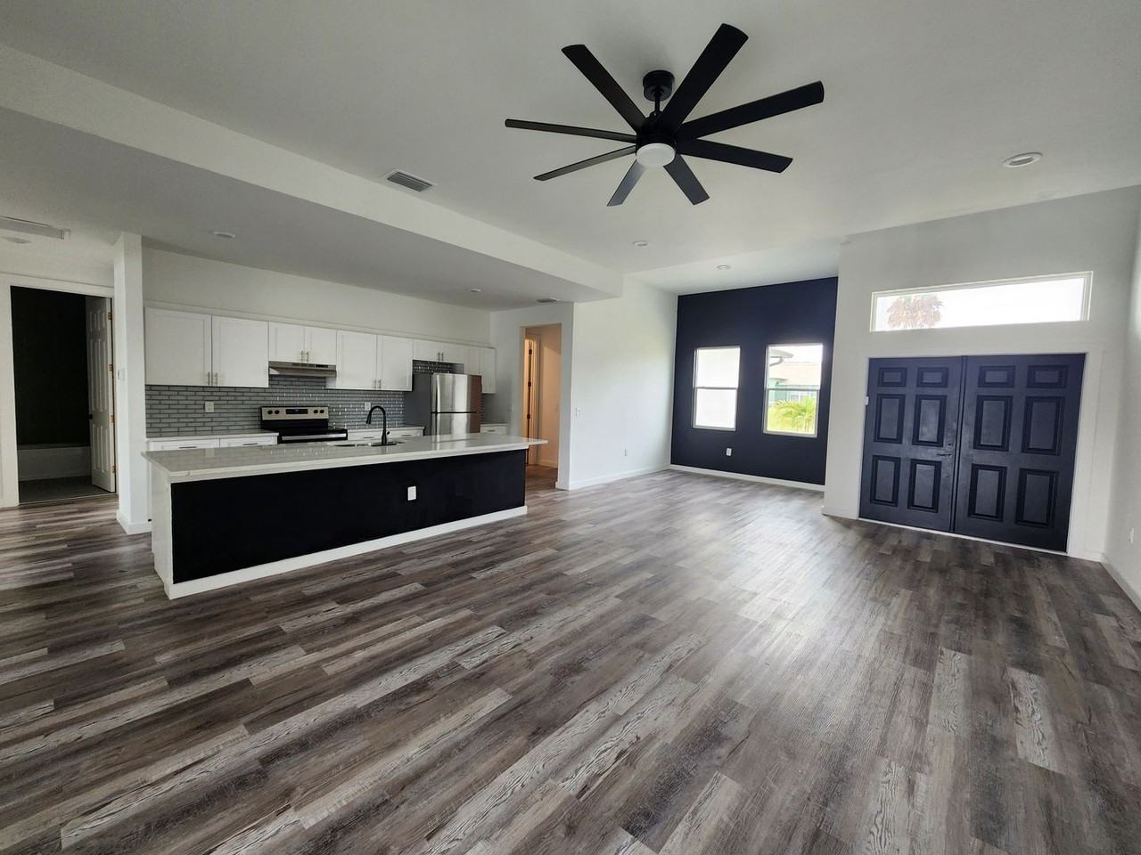 905 Nw 1st St - Photo 3 of 10