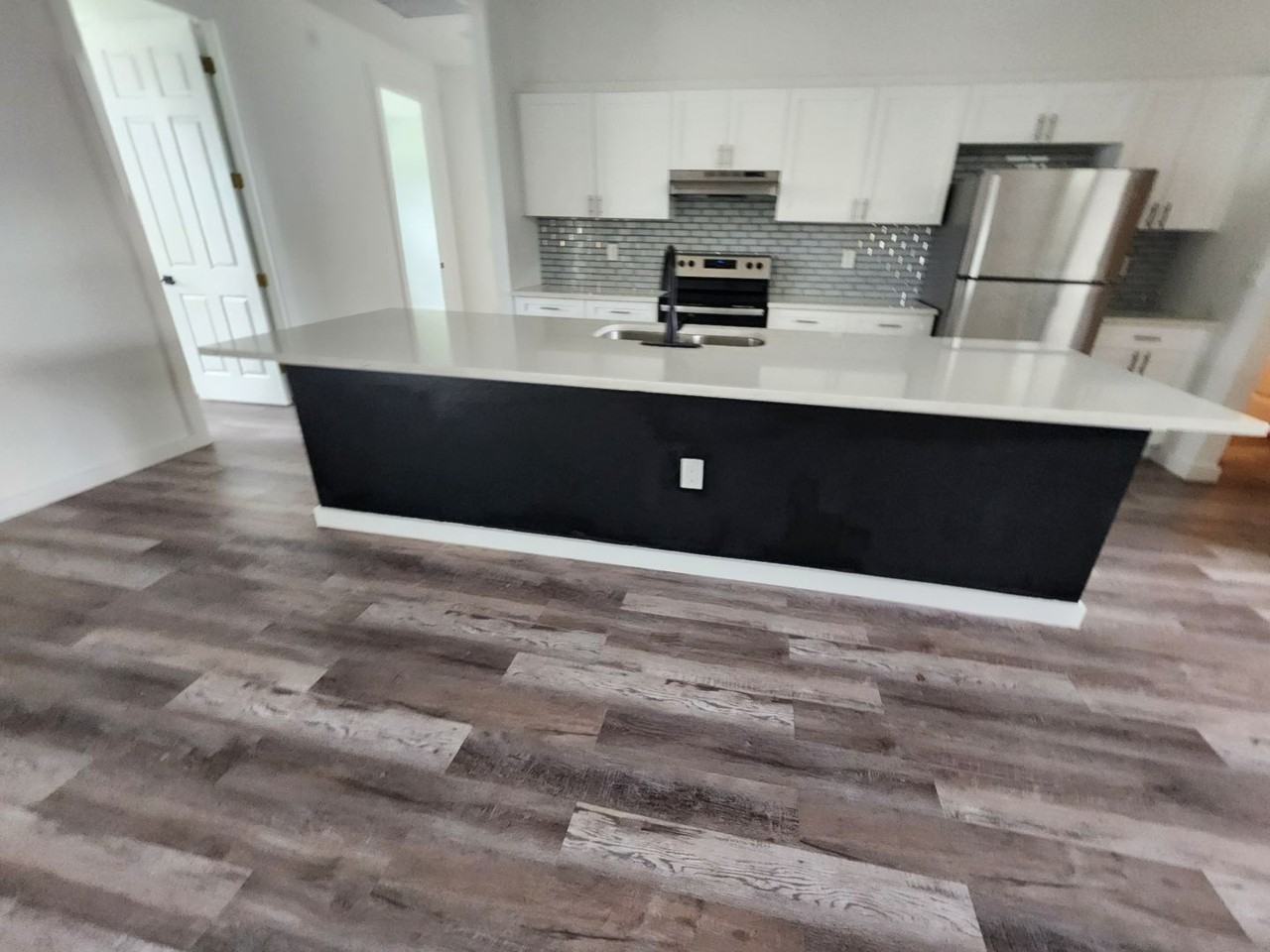 905 Nw 1st St - Photo 4 of 10