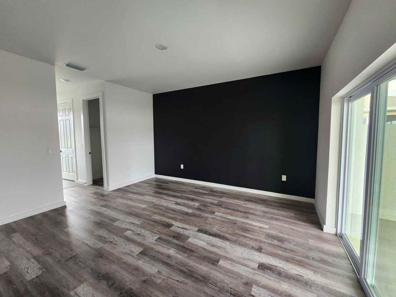 905 Nw 1st St - Photo 5 of 10