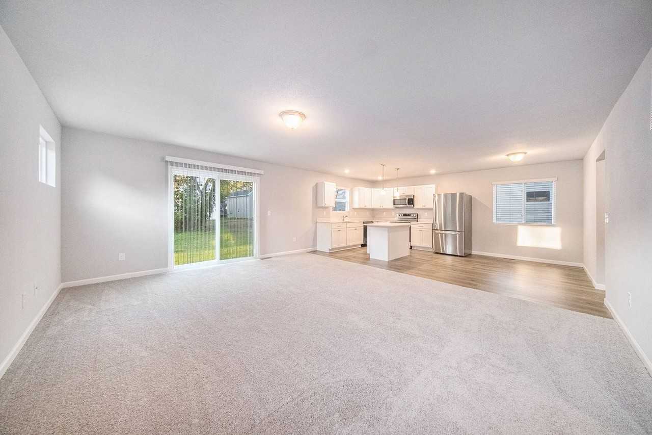 1316 Forest View Dr - Photo 6 of 21