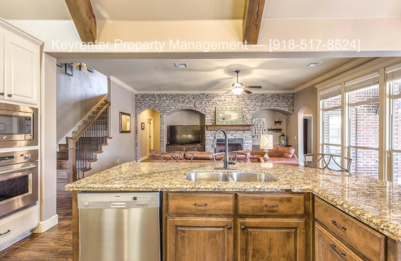 11250 S 72nd East Ct - Photo 3 of 36