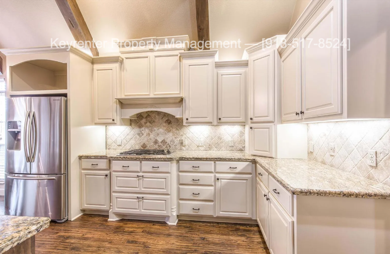 11250 S 72nd East Ct - Photo 4 of 36