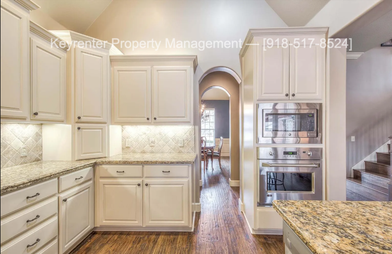 11250 S 72nd East Ct - Photo 6 of 36