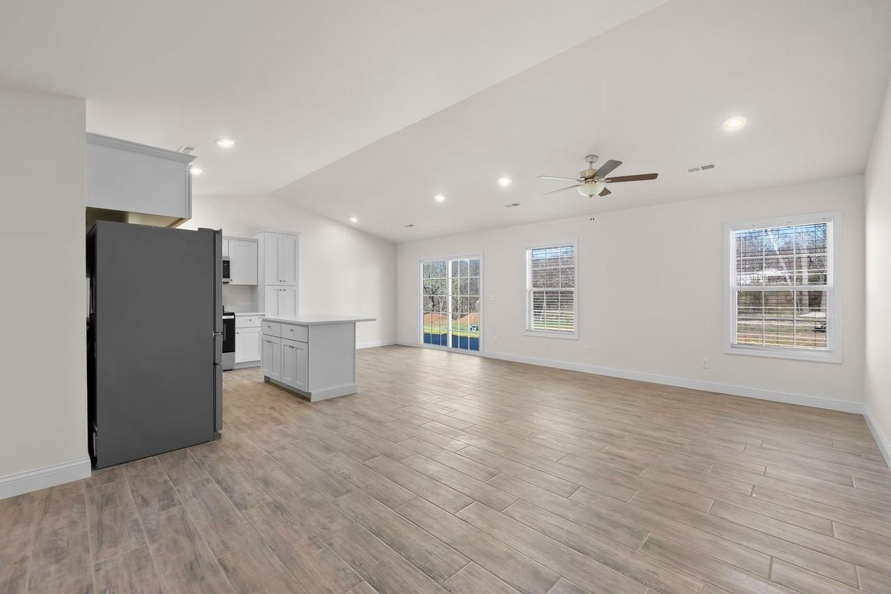 34/38 Benton Hill Lane - Photo 4 of 16