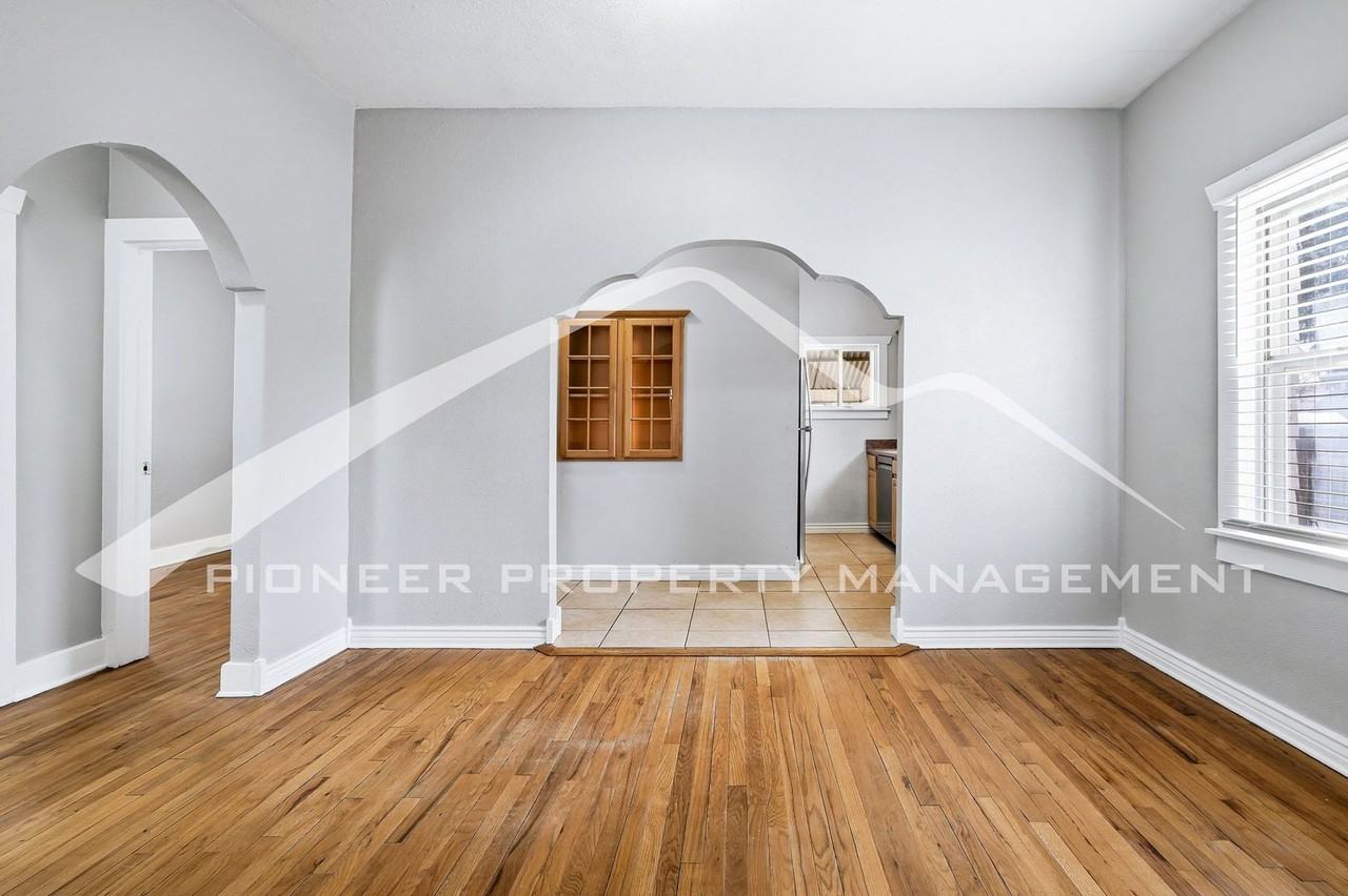 4110 S Pennsylvania St - Photo 4 of 21