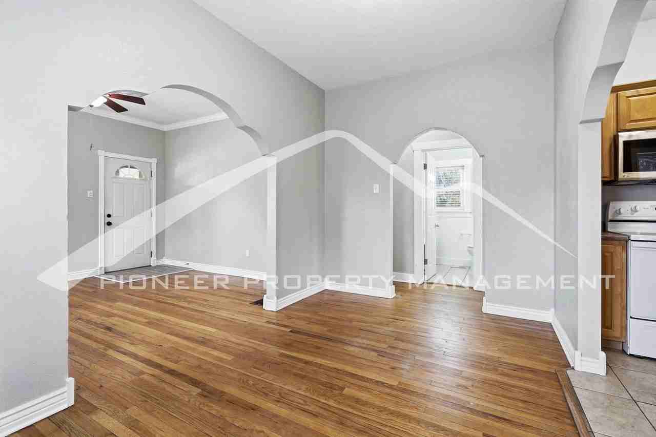 4110 S Pennsylvania St - Photo 5 of 21