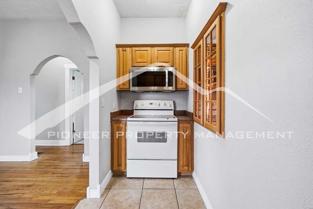 4110 S Pennsylvania St - Photo 6 of 21