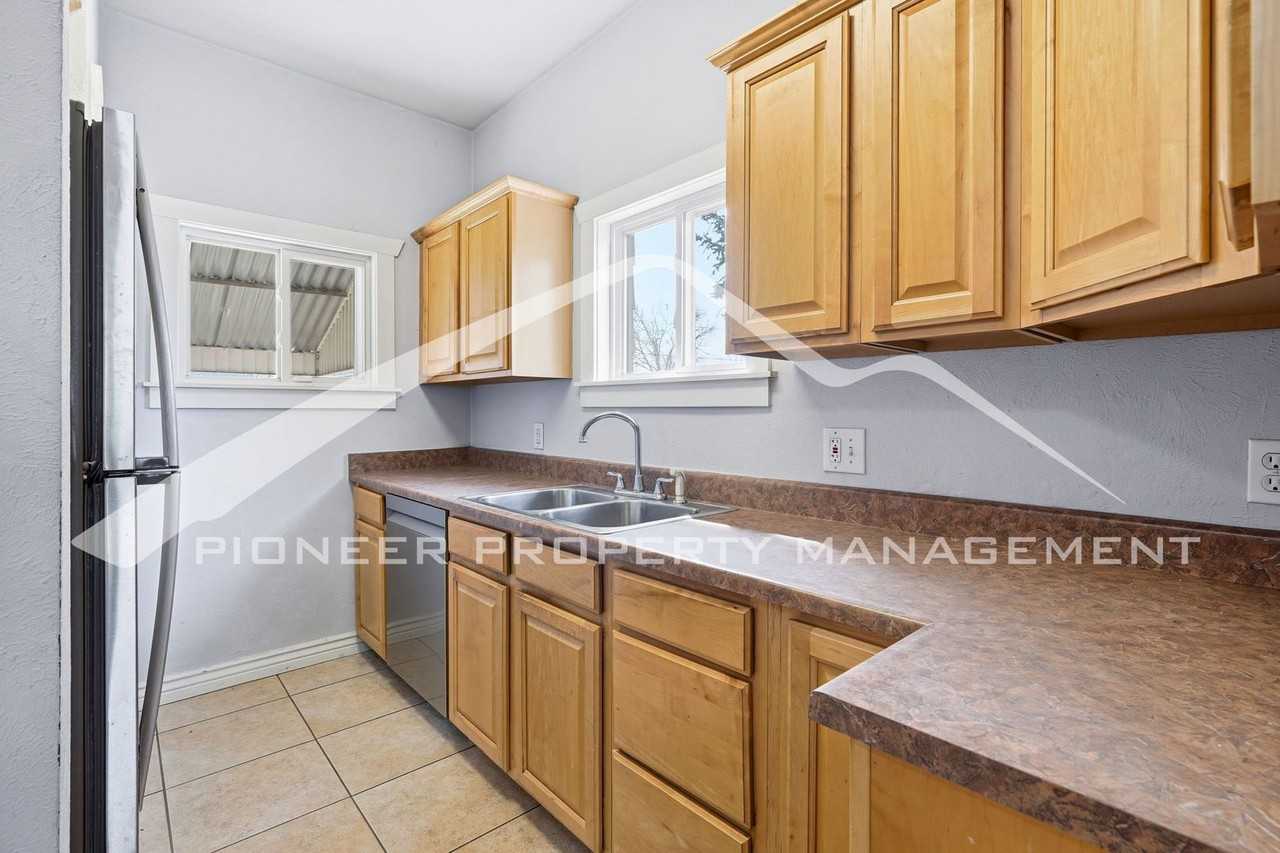 4110 S Pennsylvania St - Photo 7 of 21