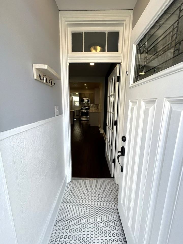 1320 Crease St - Photo 4 of 48