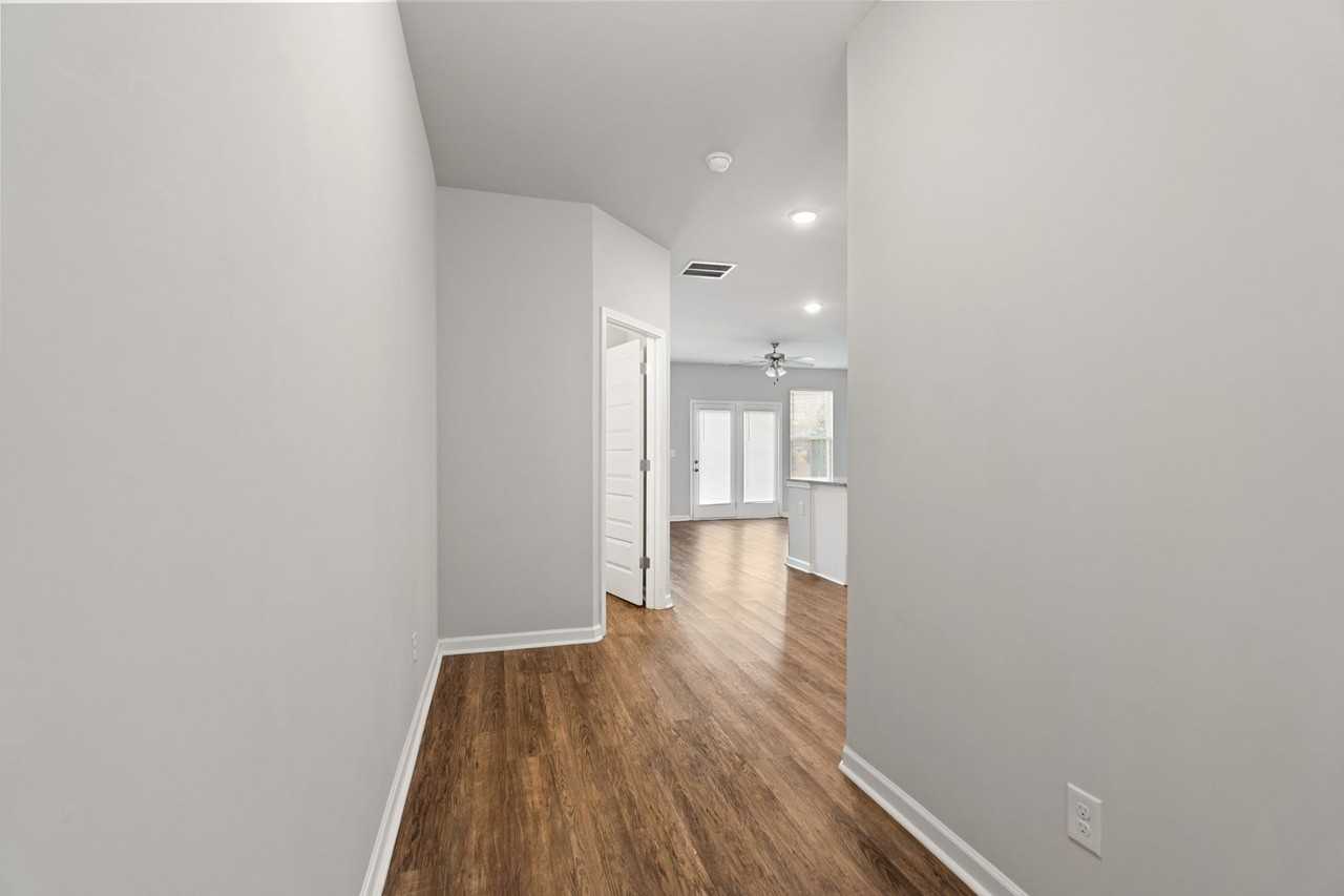 3609 Prospect Point Dr - Photo 2 of 32