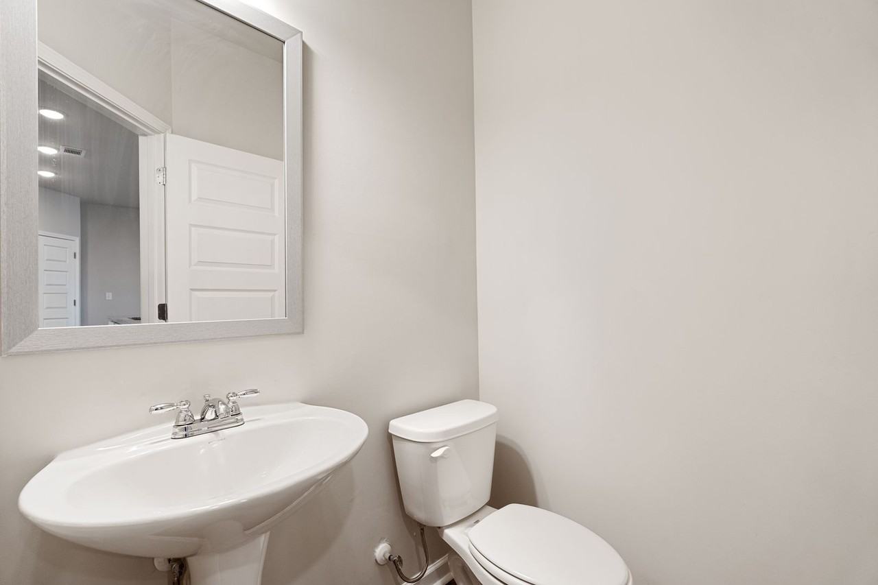 3609 Prospect Point Dr - Photo 3 of 32