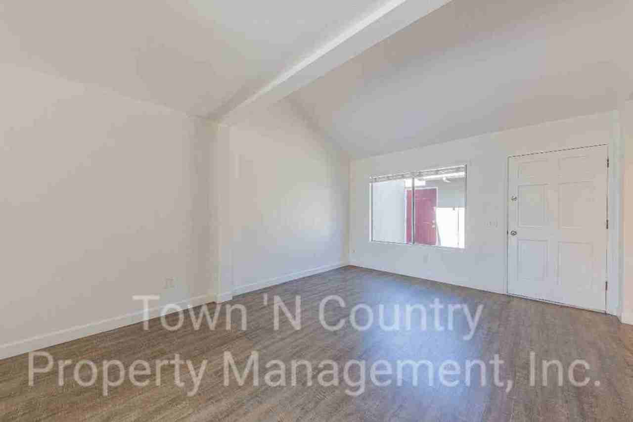 19120 Creekside Pl - Photo 5 of 29