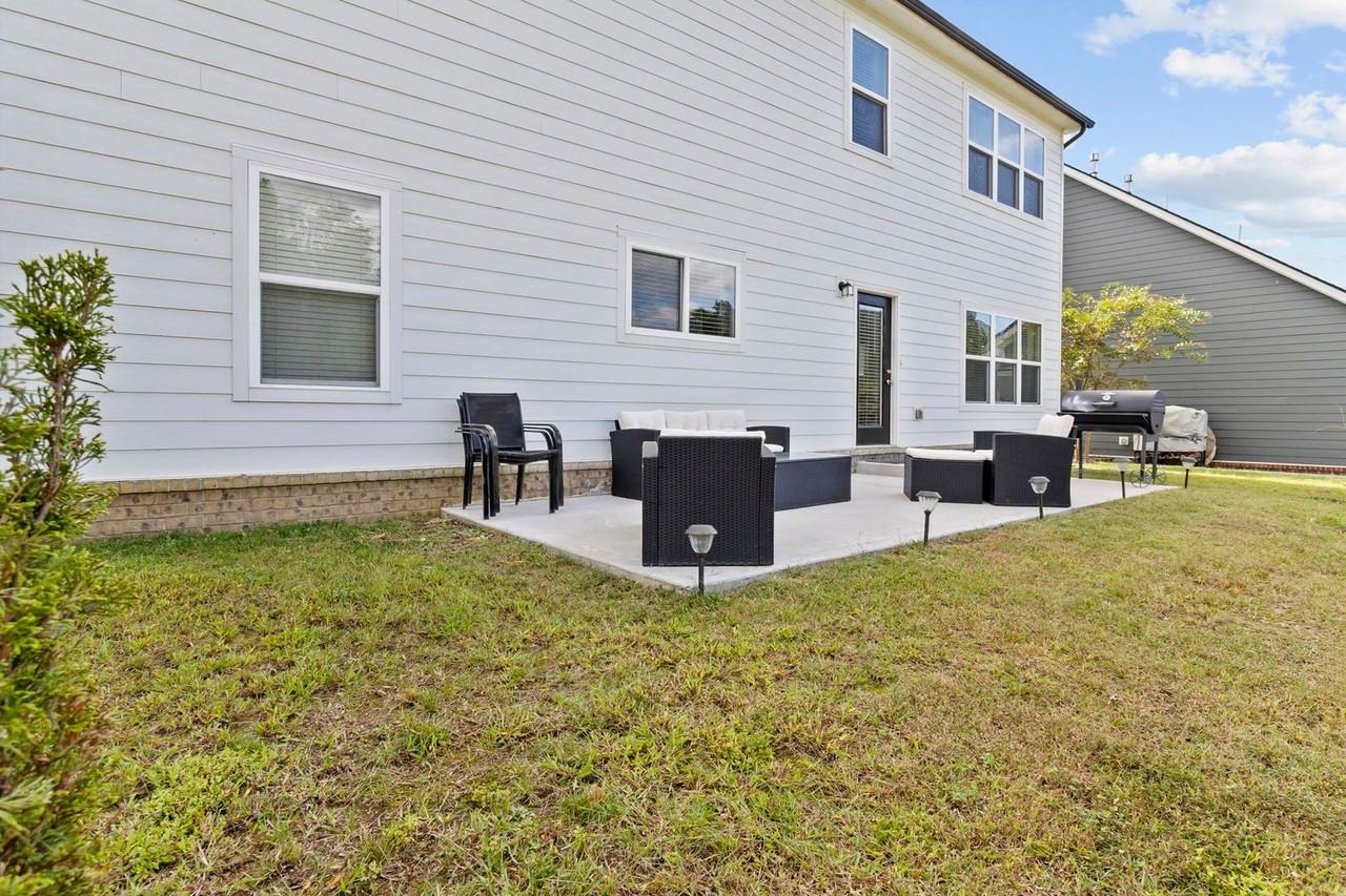 6508 Satjanon Dr - Photo 4 of 48