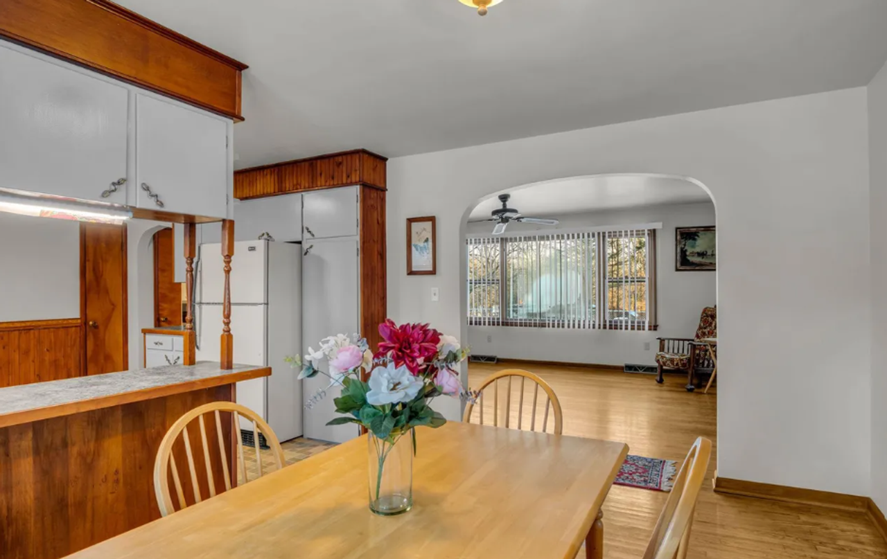 1158 Pine Rd - Photo 5 of 28