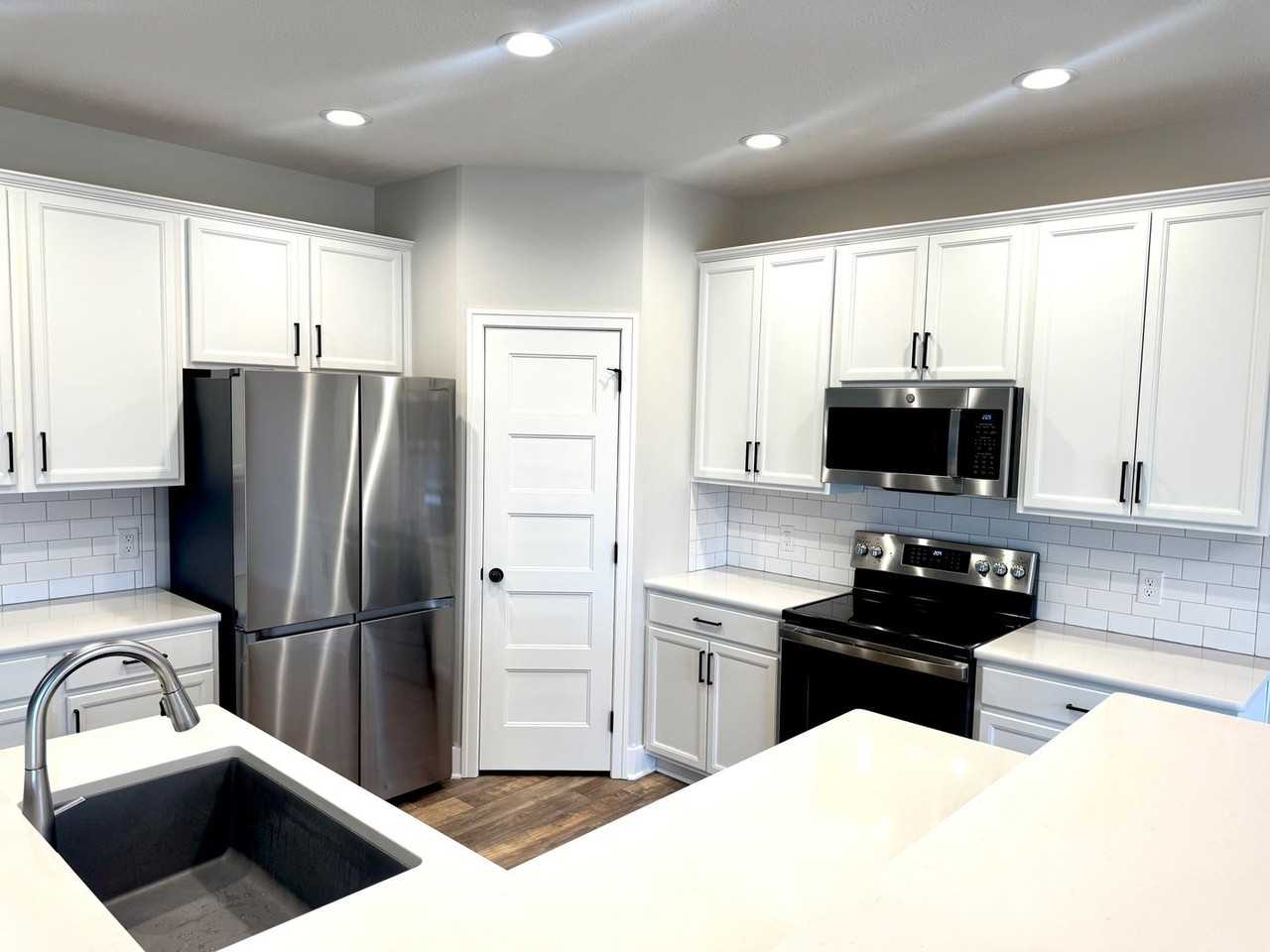 12908 S 54th St - Photo 6 of 19