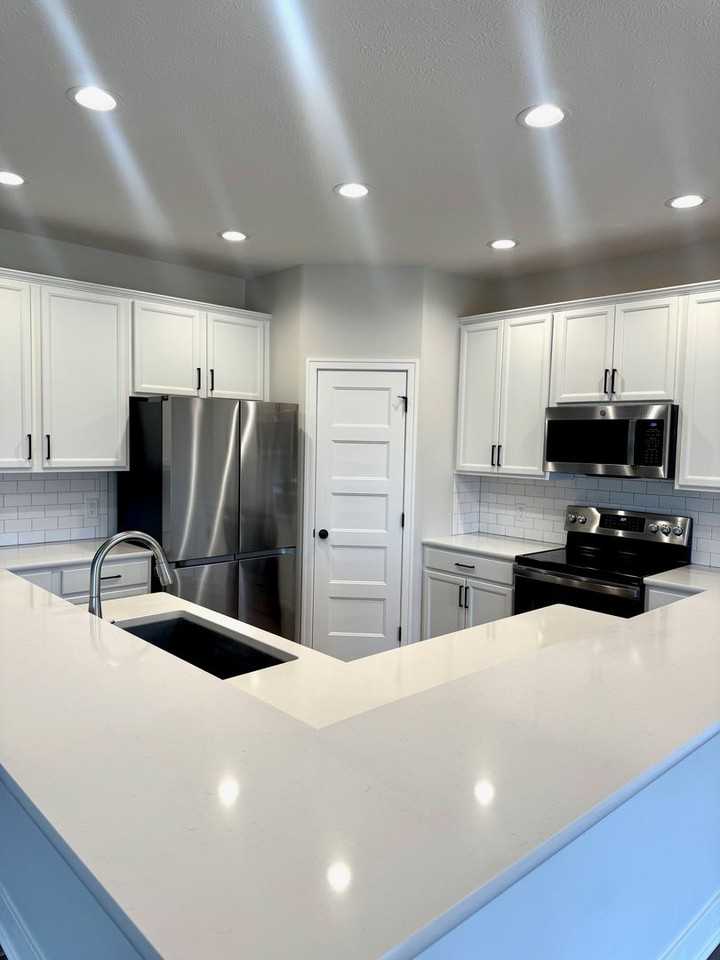 12908 S 54th St - Photo 7 of 19