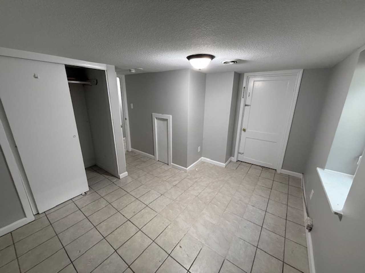 811 Pierre St - Photo 2 of 8