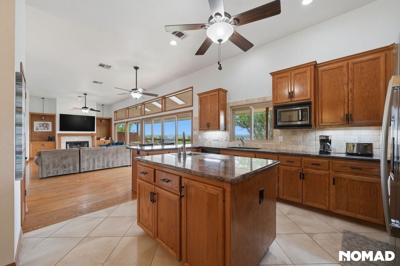 13217 N Ridge Cir - Photo 3 of 42