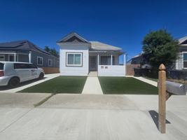 featured image of 128 E 4th St