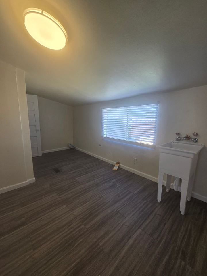 128 E 4th St - Photo 5 of 16