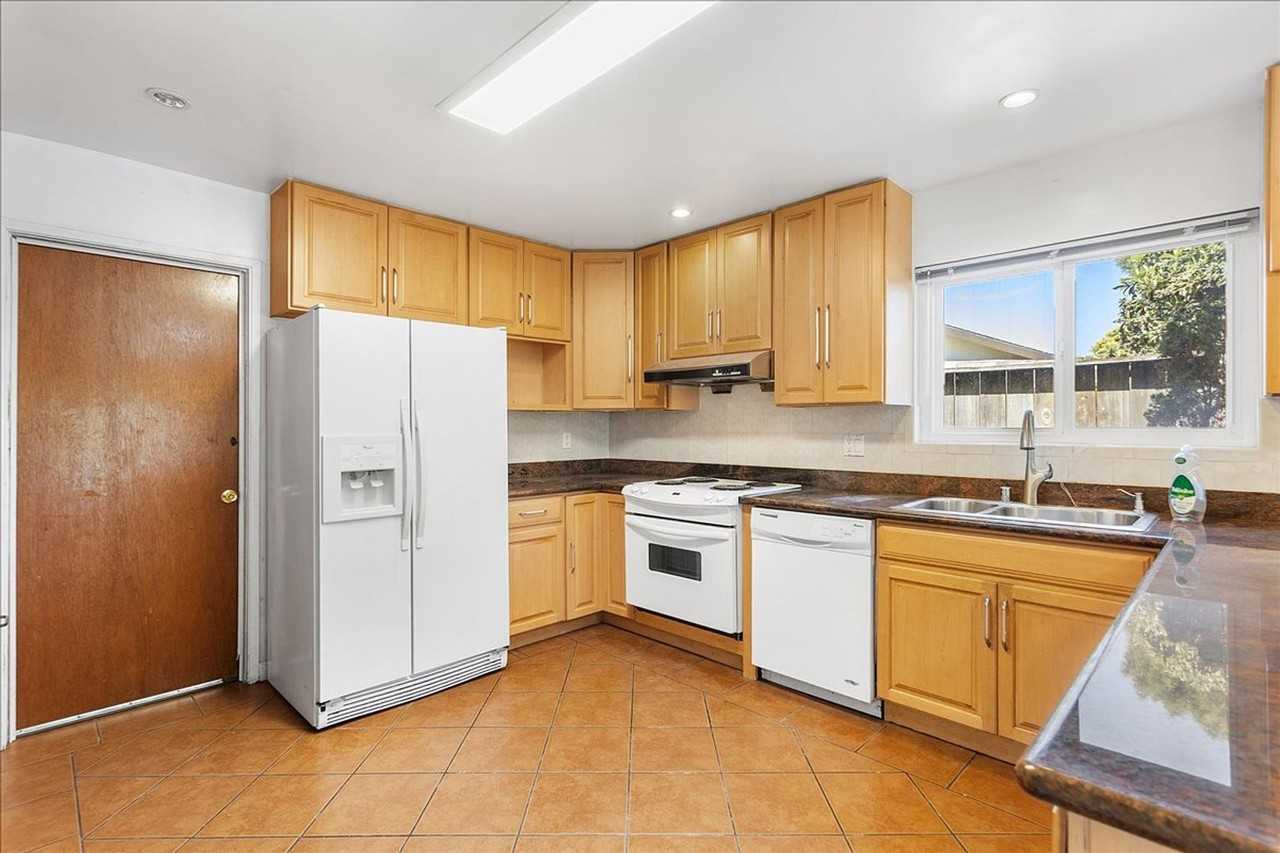 1229 Coral Reef Pl - Photo 6 of 22