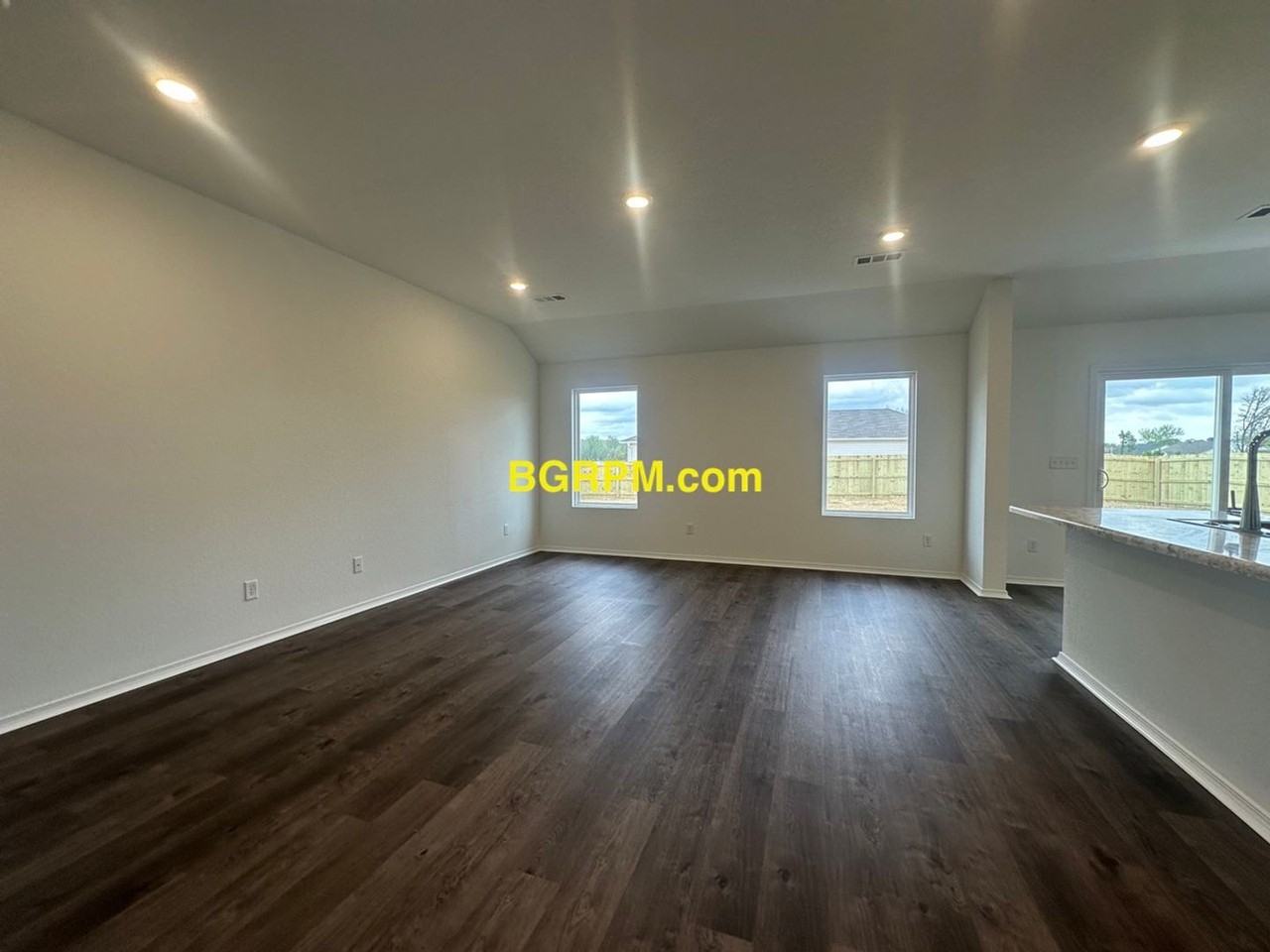 10 Ruger Cv - Photo 5 of 11