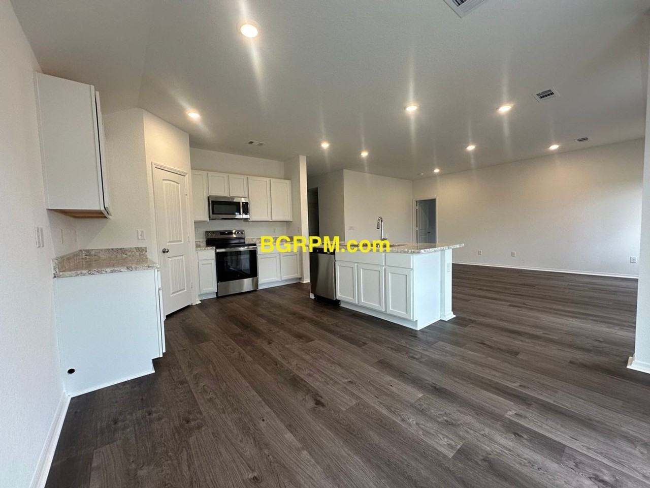 10 Ruger Cv - Photo 7 of 11