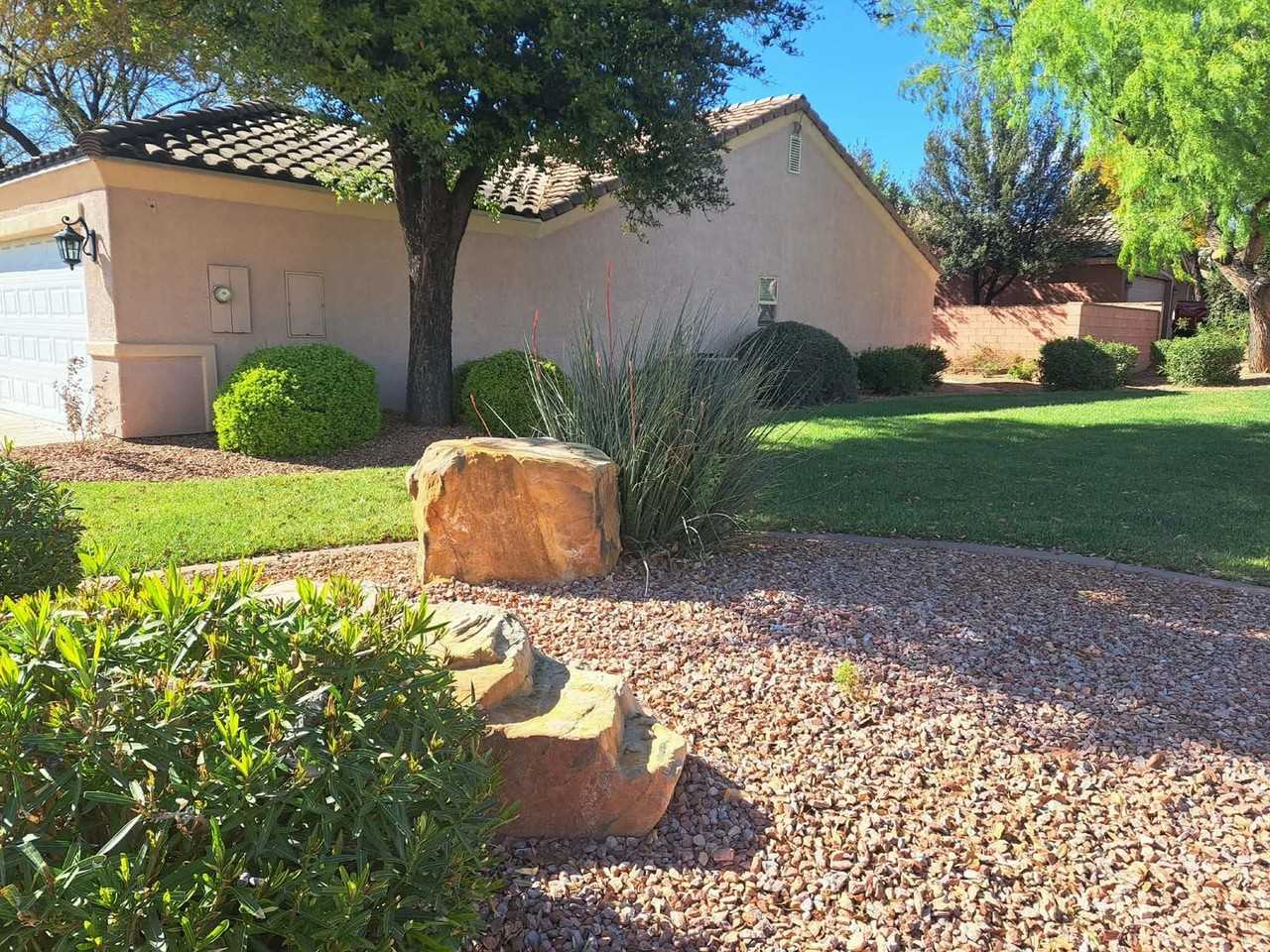 1173 W Snow Canyon Pkwy #4 - Photo 2 of 17