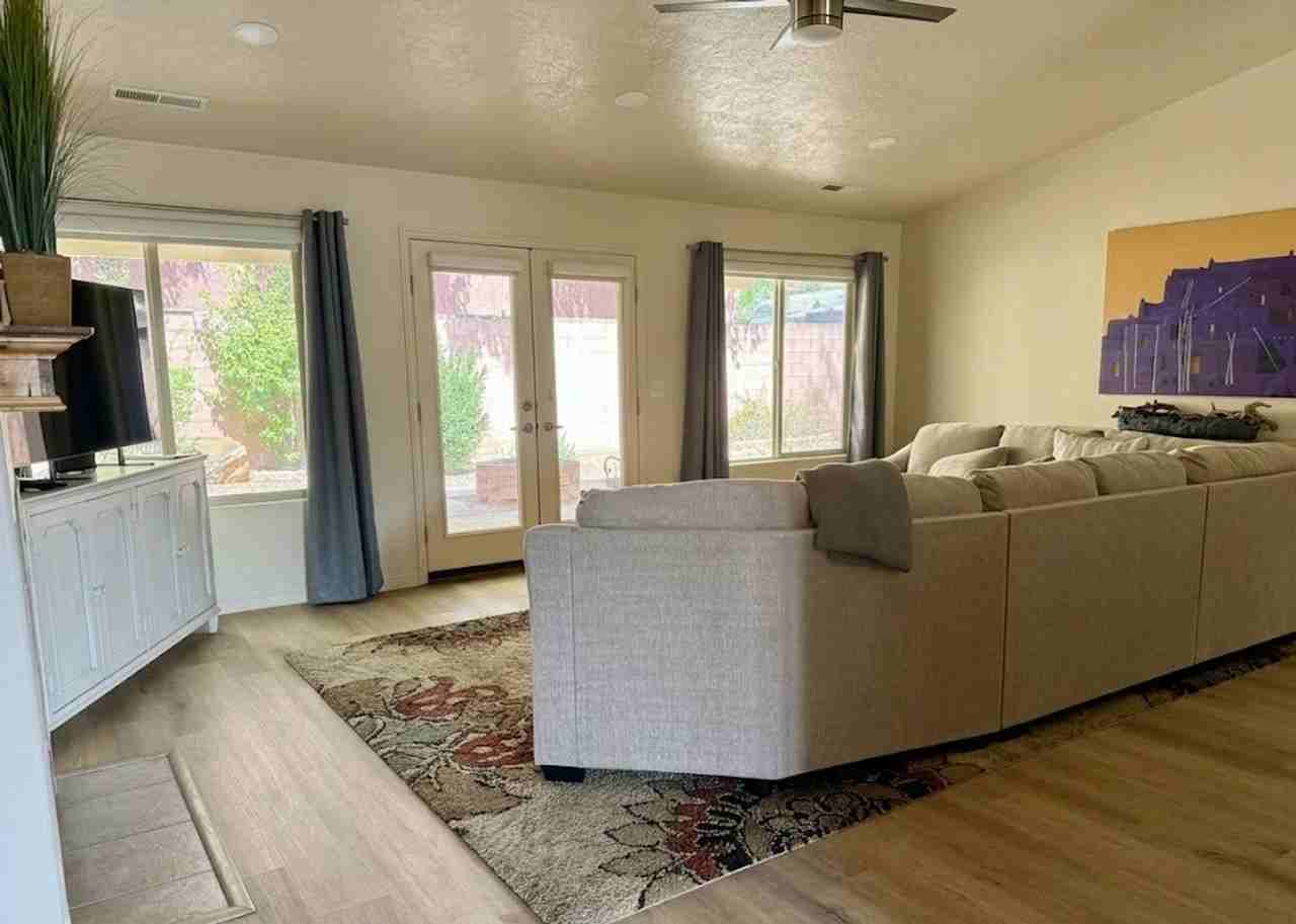 1173 W Snow Canyon Pkwy #4 - Photo 6 of 17