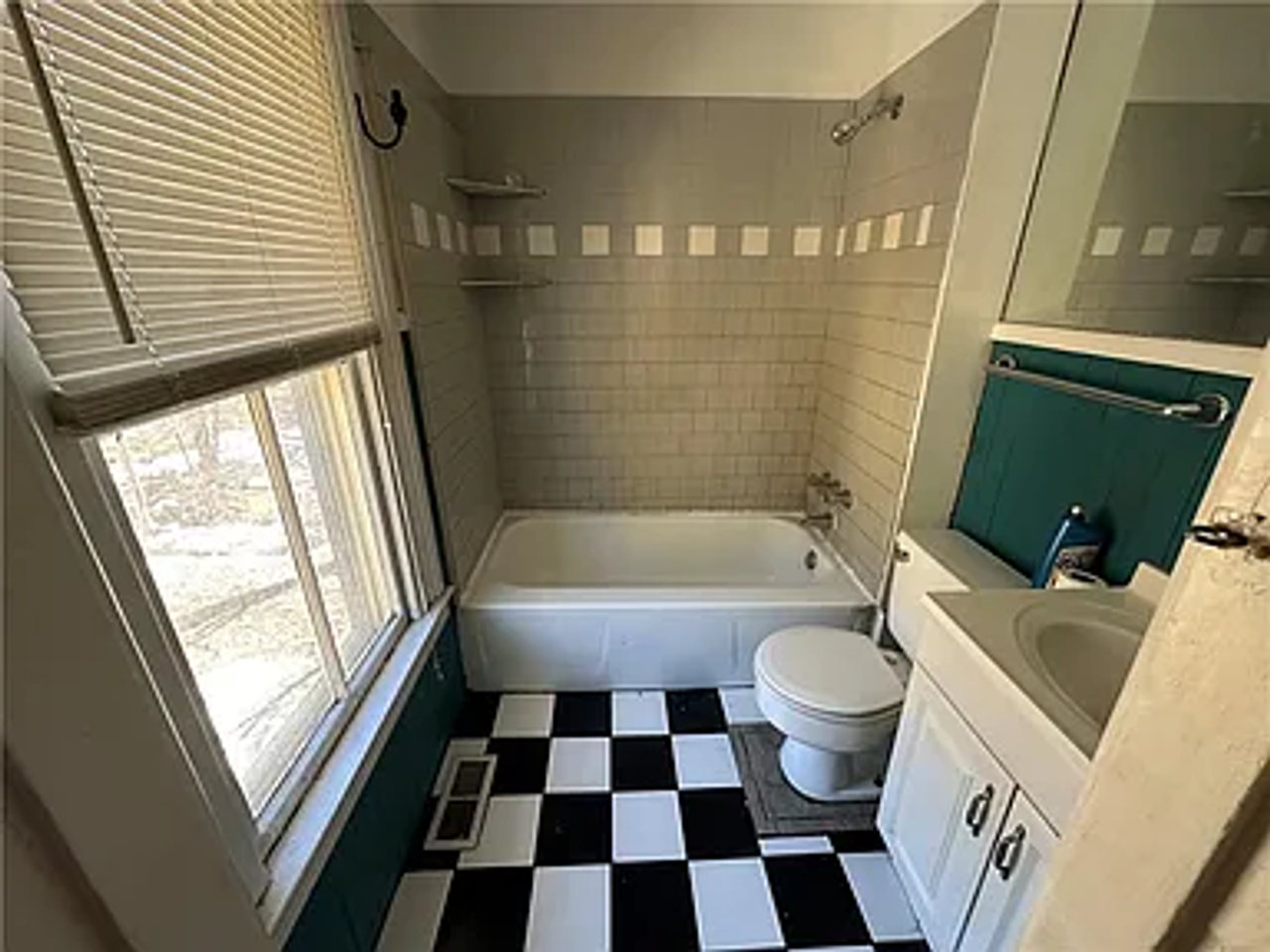 525 Averill Avenue - Photo 7 of 12