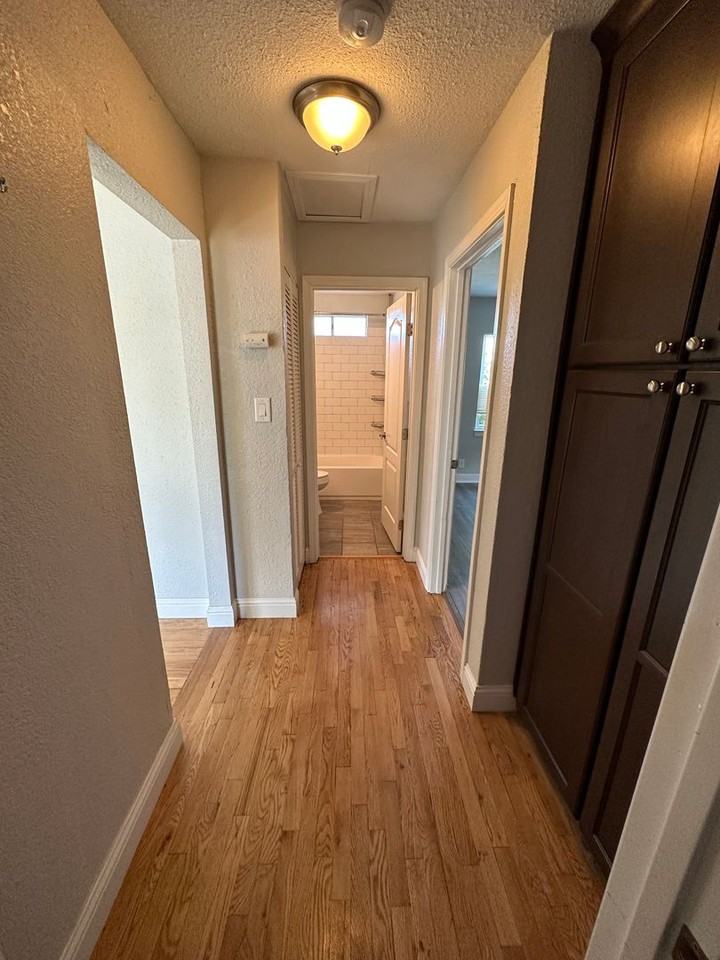 204 Emerson Ave - Photo 5 of 20