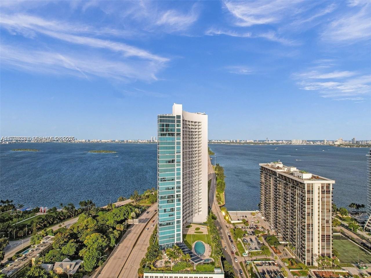 601 Northeast 36th Street #1411 - Photo 3 of 18