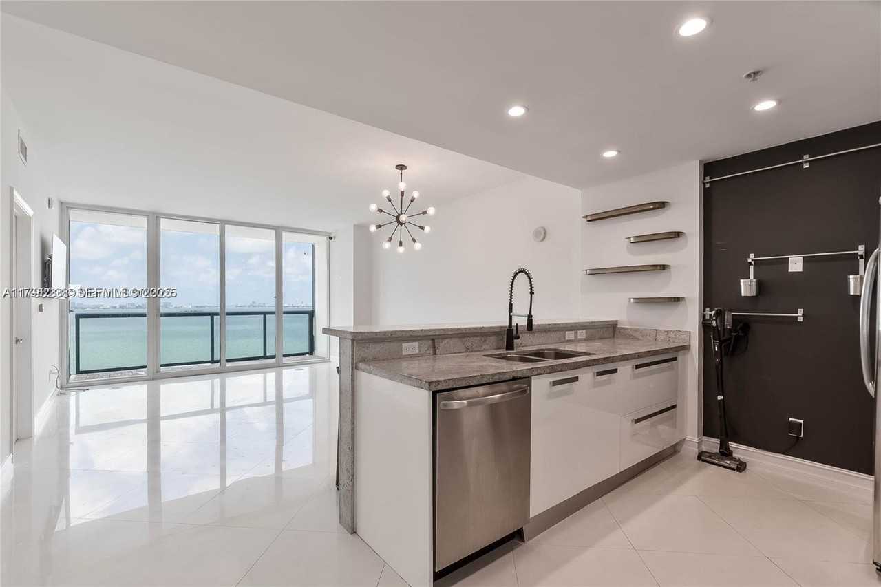 601 Northeast 36th Street #1411 - Photo 5 of 18