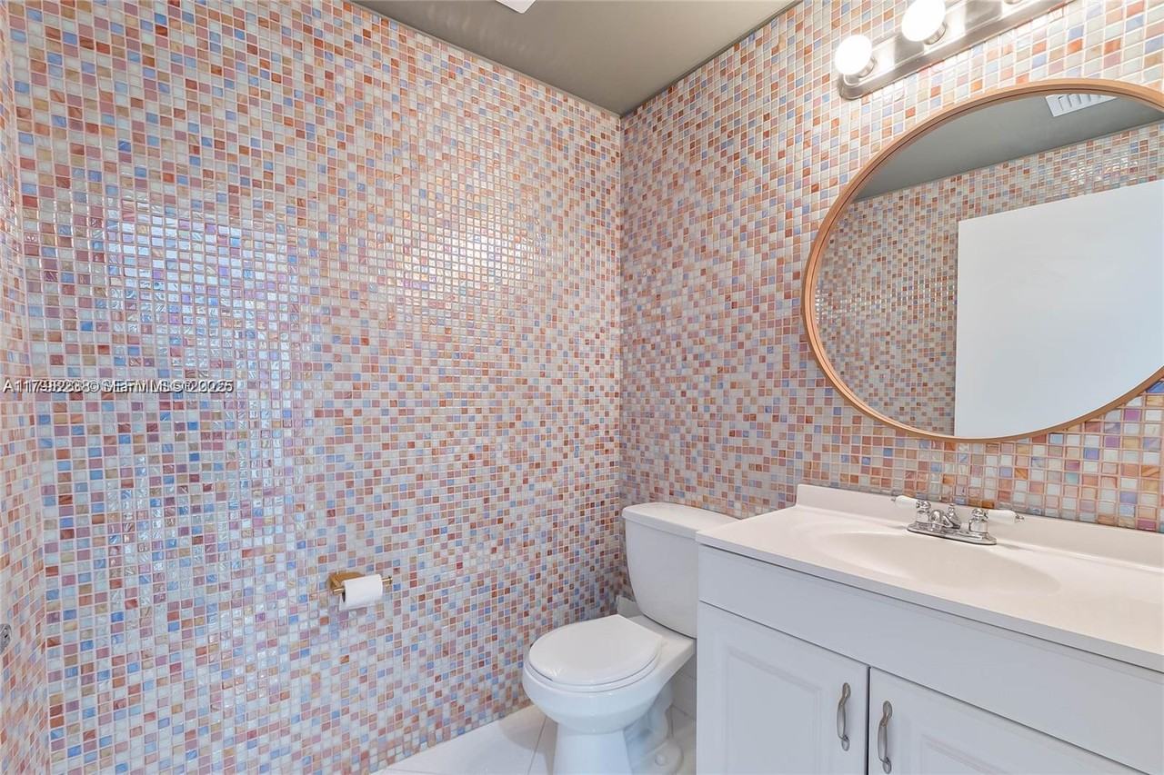 601 Northeast 36th Street #1411 - Photo 6 of 18