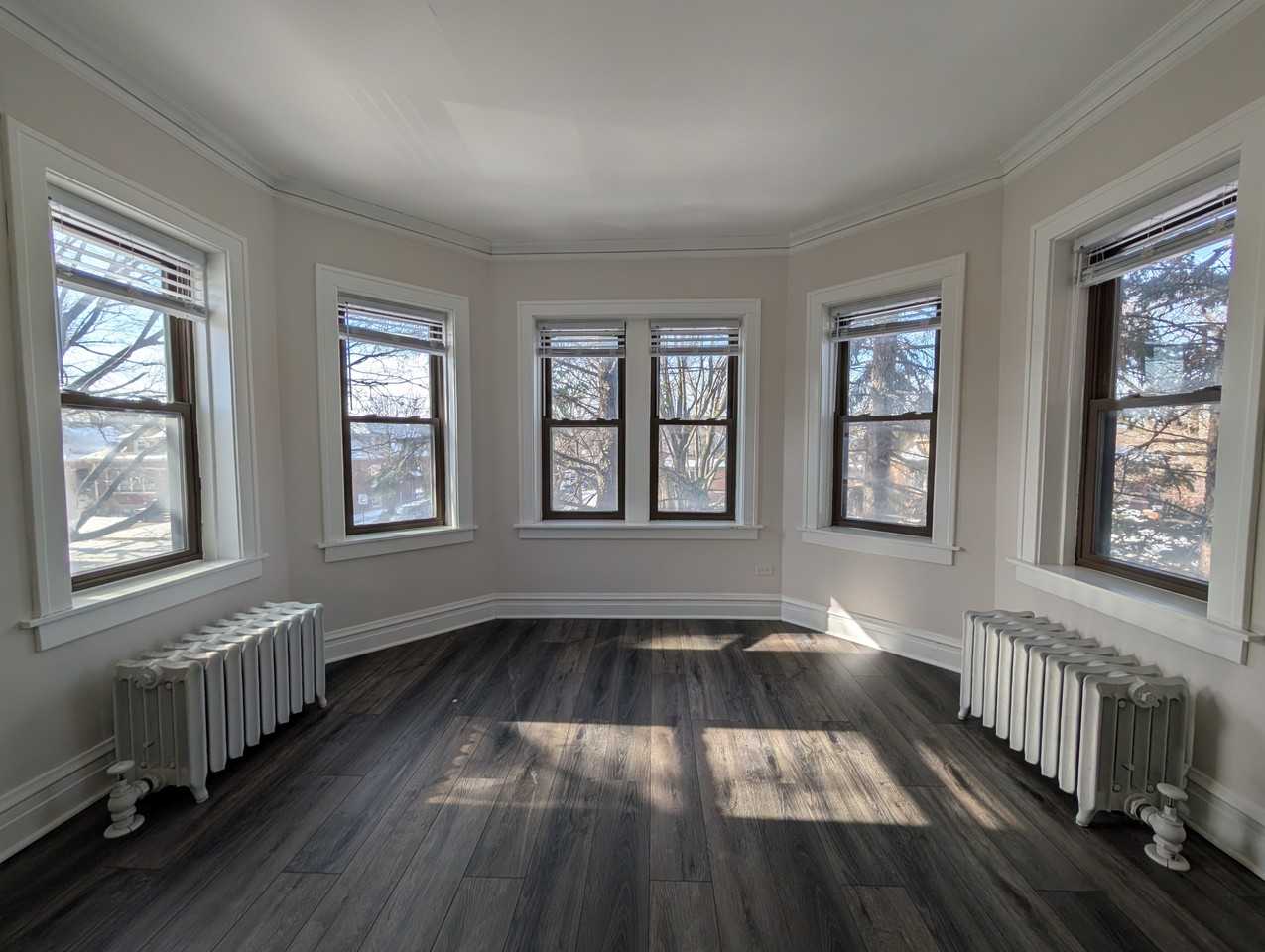 5818 W Berteau Ave #5818-1 - Photo 4 of 13