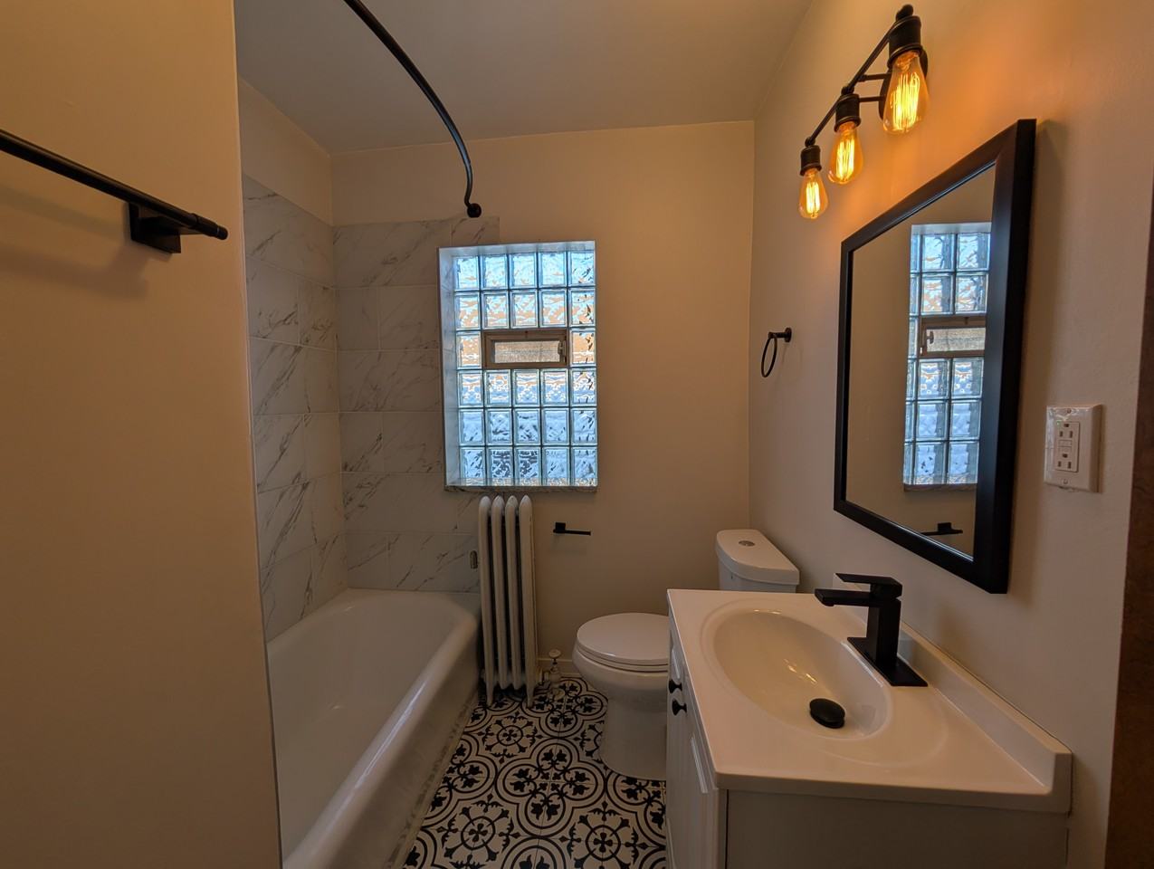 5818 W Berteau Ave #5818-1 - Photo 7 of 13