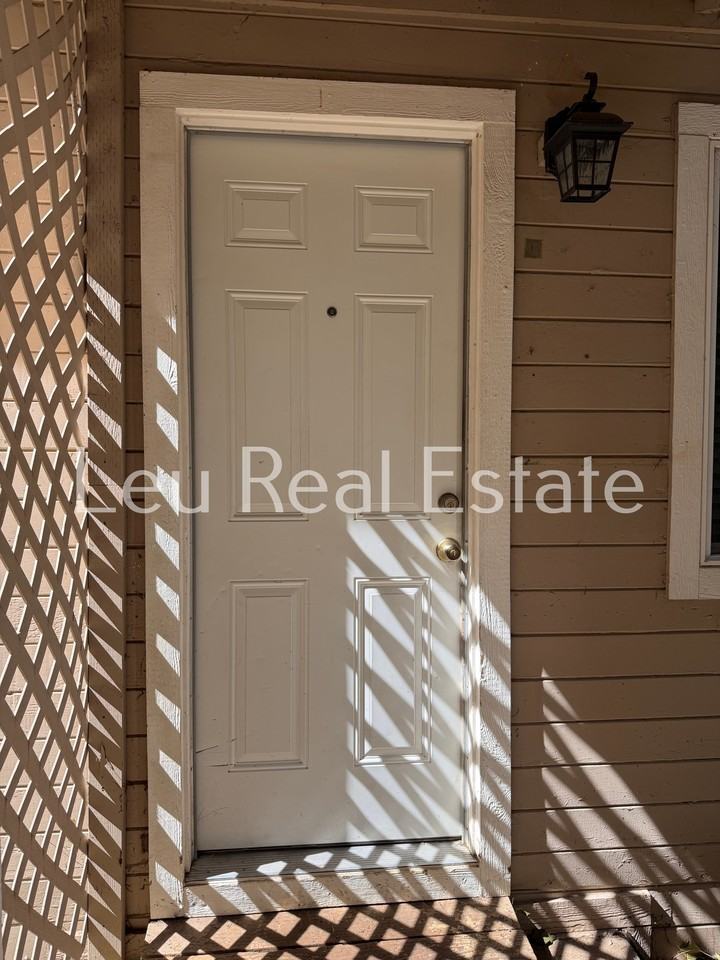 2933 Laurel Dr #NA - Photo 2 of 15