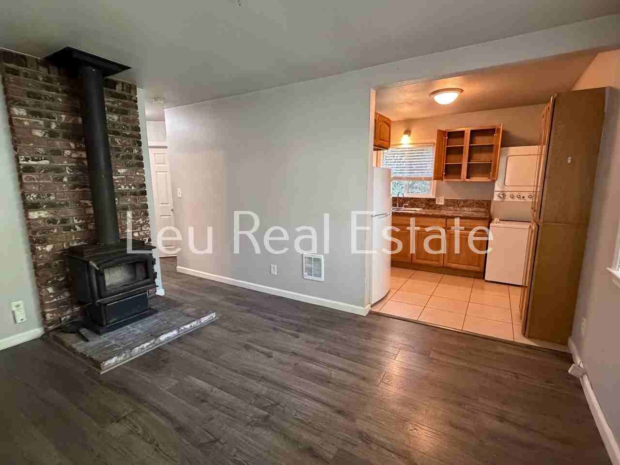 2933 Laurel Dr #NA - Photo 5 of 15