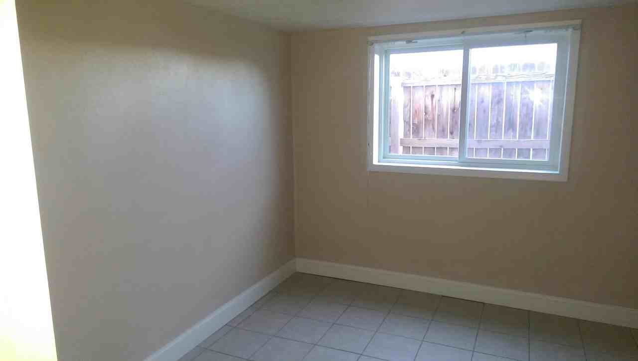 1216 S 4th St #B - Photo 3 of 18