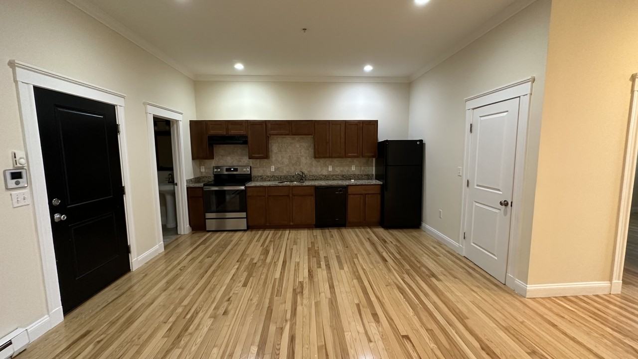 3 Main St #202 - Photo 4 of 8