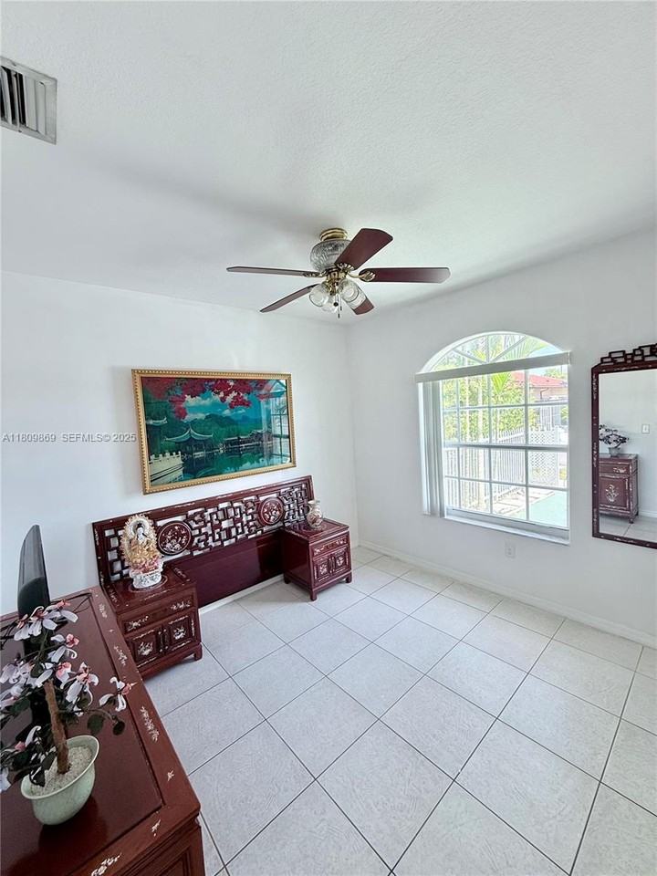 14121 Southwest 168th Lane #0 - Photo 7 of 36