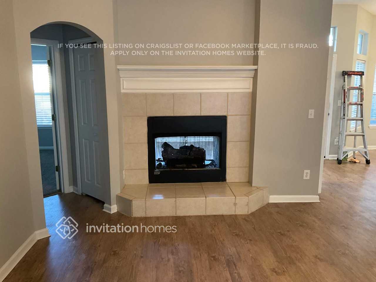 14091 Summer Breeze Dr E - Photo 3 of 11