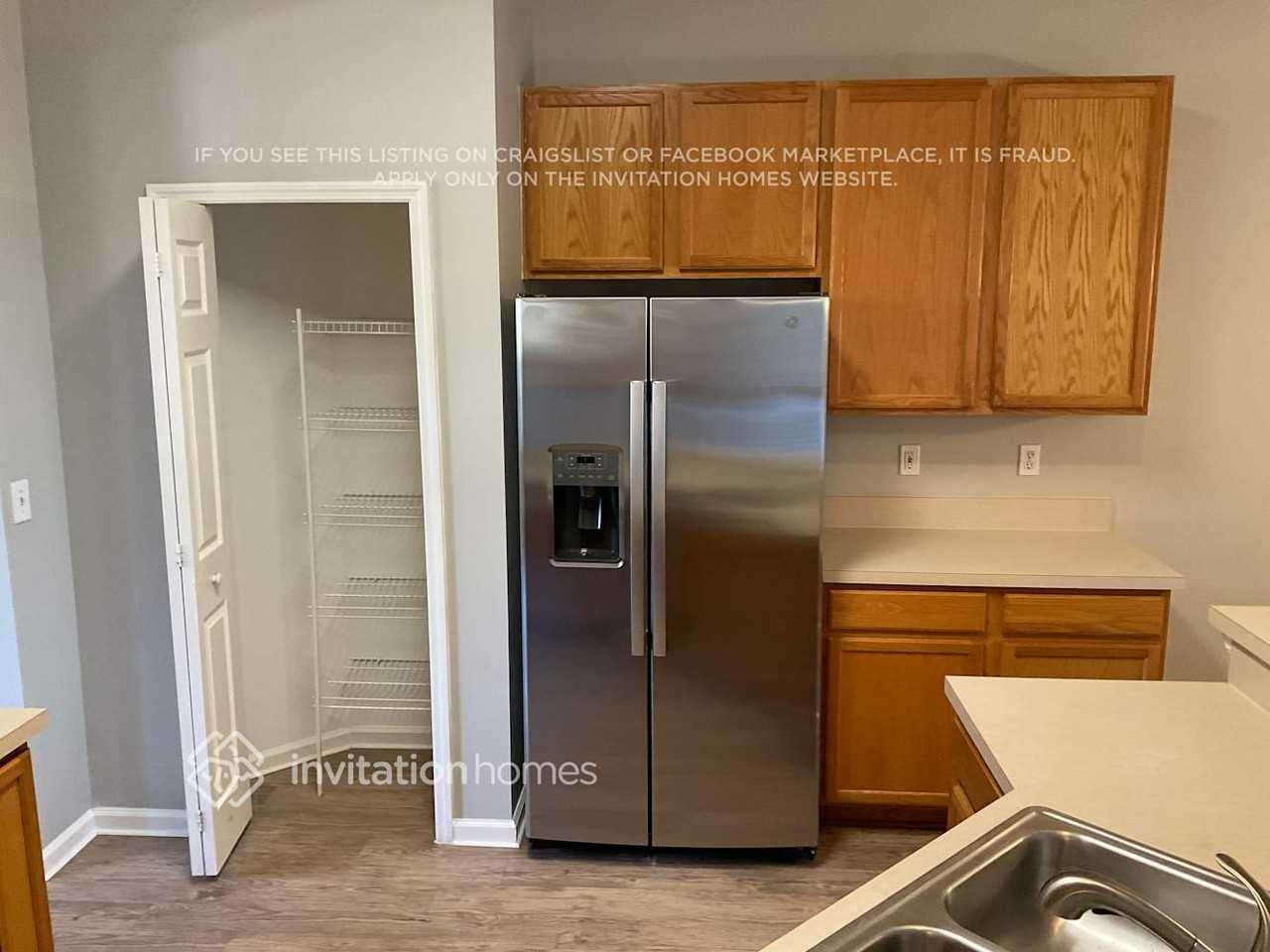 14091 Summer Breeze Dr E - Photo 4 of 11